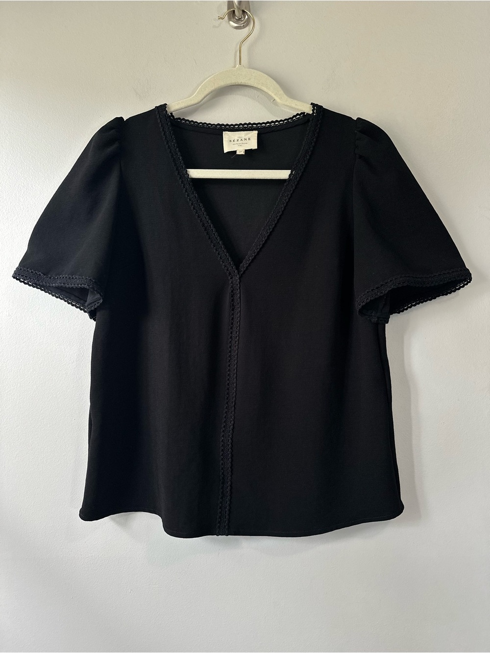 Sezane Valencia Black Ecru V-Neck Puff Sleeve Blouse Top Size 34 Minimalist Work